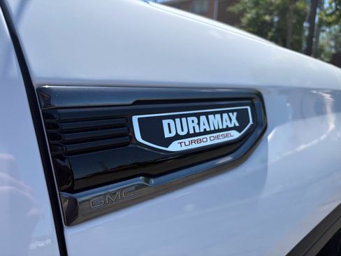 Used 2021 GMC Sierra 1500 AT4 w/ AT4 Premium Package AWD/4WD image 5