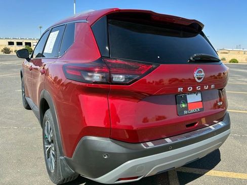 Certified 2021 Nissan Rogue SV w/ Premium Package FWD image 4