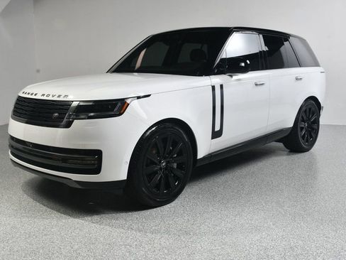 Used 2023 Land Rover Range Rover SE AWD/4WD image 2