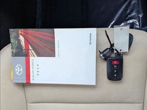 Used 2014 Toyota Avalon XLE Touring image 24