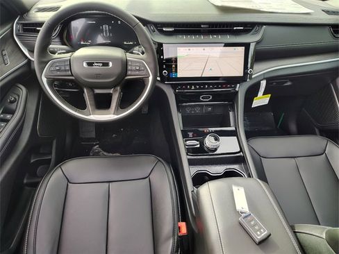 New 2026 Jeep Grand Cherokee Limited image 17