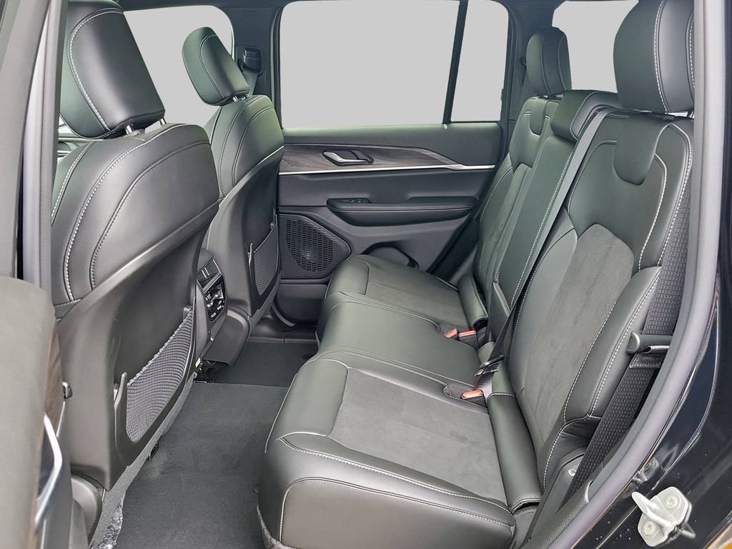 New 2026 Jeep Grand Cherokee Altitude RWD image 29