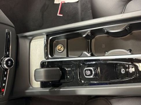 Used 2025 Volvo XC60 T8 Plus w/ Climate Package image 23