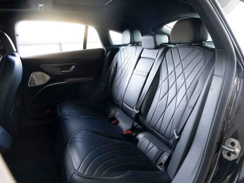 Used 2022 Mercedes-Benz EQS 450+ Sedan image 18