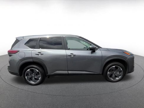 Used 2025 Nissan Rogue SV FWD image 16