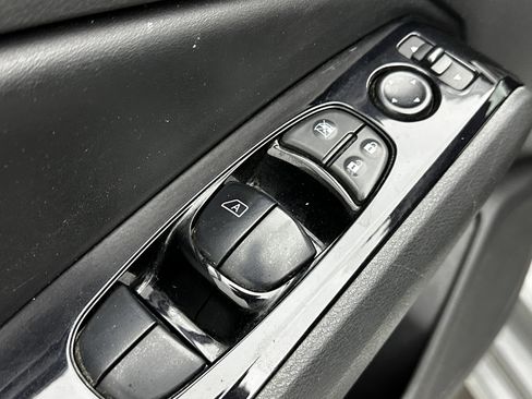 Used 2023 Nissan Altima 2.5 SV image 11