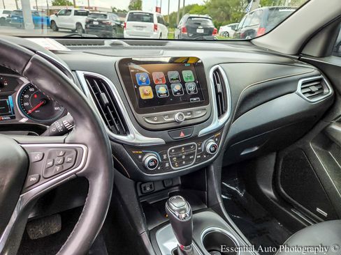 Used 2018 Chevrolet Equinox Premier FWD image 24