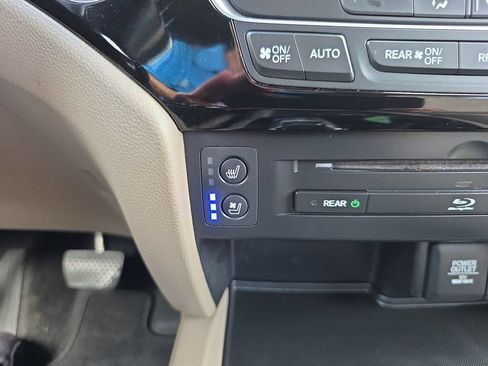 Used 2017 Honda Pilot Elite image 27