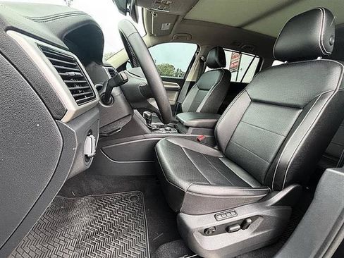 Used 2023 Volkswagen Atlas SEL AWD/4WD image 35