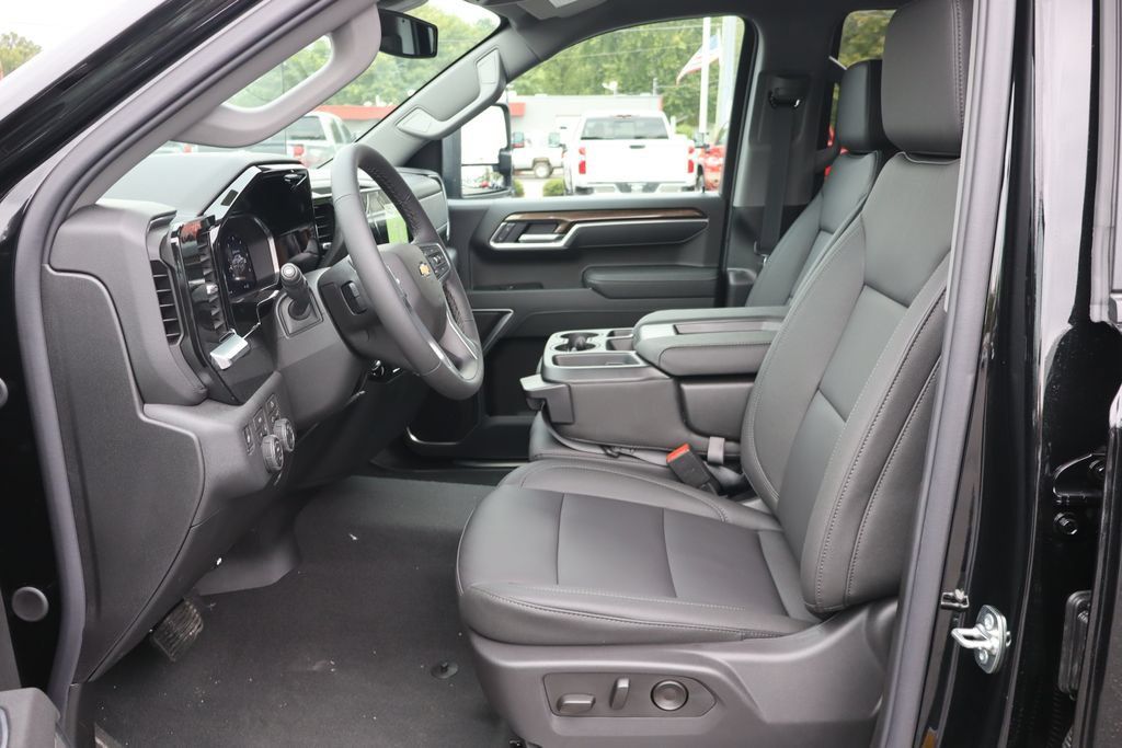 New 2026 Chevrolet Silverado 1500 LT w/ Leather Package AWD/4WD image 5
