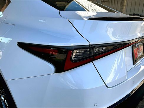 Used 2022 Lexus IS 350 F Sport AWD/4WD image 22