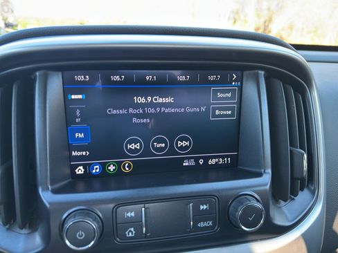 Used 2021 Chevrolet Colorado LT w/ Fleet Safety Package image 15