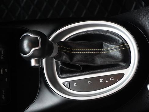 Used 2015 Kia Soul + FWD image 19