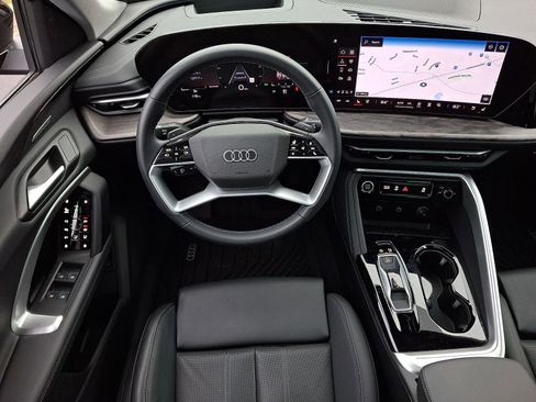 Used 2025 Audi Q5 Premium Plus w/ Premium Plus AWD/4WD image 11