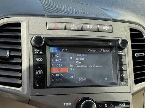 Used 2013 Toyota Venza LE FWD image 9