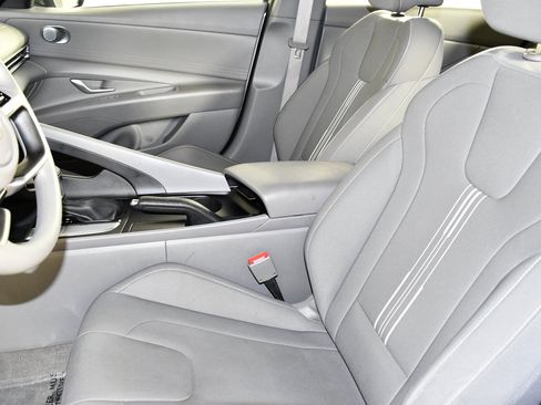 Used 2024 Hyundai Elantra SEL FWD image 38