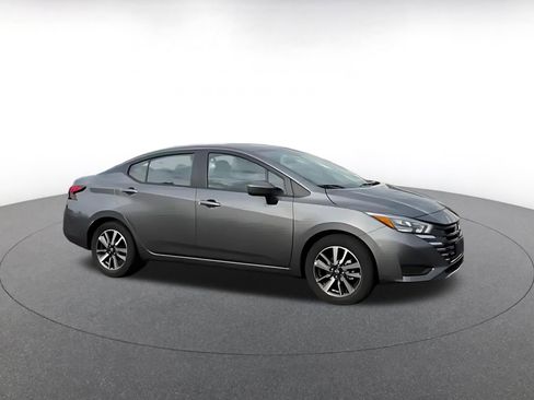 Used 2025 Nissan Versa SV FWD image 2