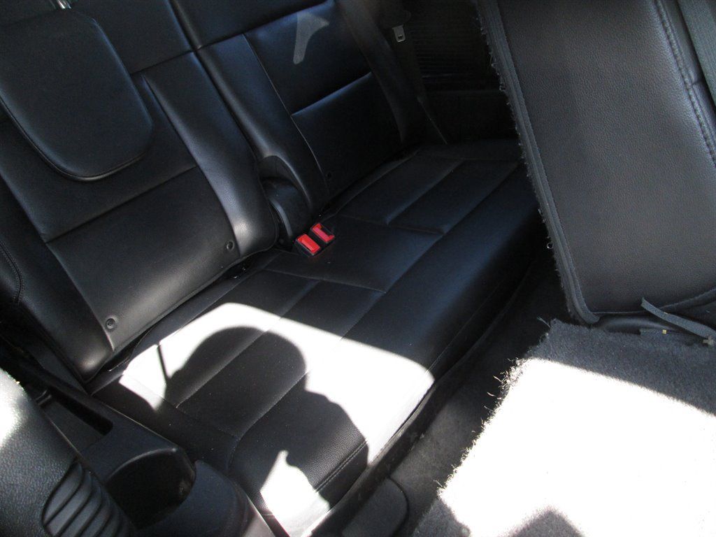 Used 2020 Ford Explorer XLT w/ Equipment Group 202A AWD/4WD image 6