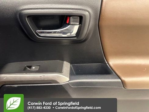 Used 2016 Toyota Tacoma Limited image 14