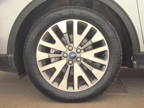 Certified 2022 Ford Escape Titanium w/ Class II Trailer Tow Package image 15