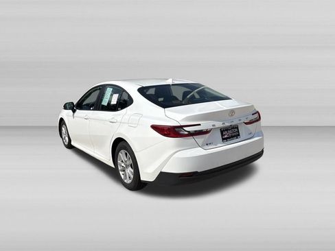 Used 2026 Toyota Camry LE FWD image 7