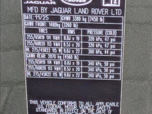 New 2026 Land Rover Defender 130 X-Dynamic SE image 18