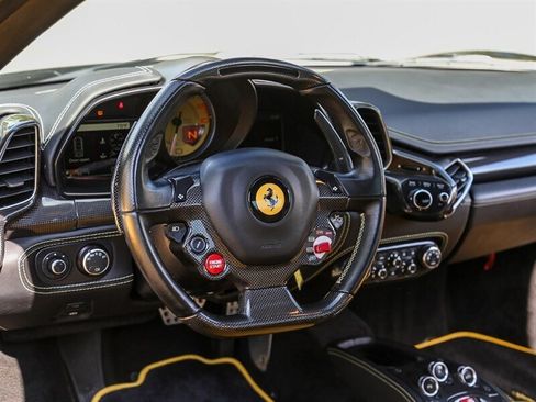 Used 2013 Ferrari 458 Spider RWD image 36