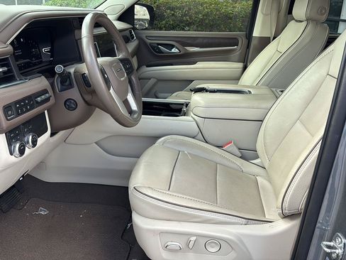 Used 2022 GMC Yukon Denali AWD/4WD image 13