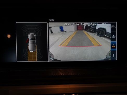 Used 2021 Mercedes-Benz G 550 w/ G Manufaktur Interior Package image 29