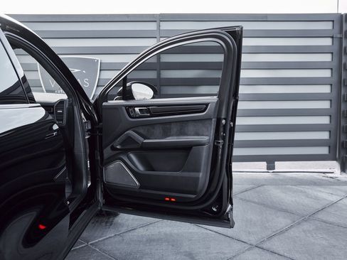 Used 2023 Porsche Cayenne Turbo GT image 26