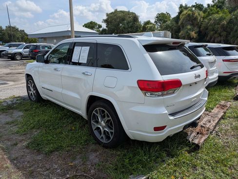 Used 2020 Jeep Grand Cherokee Overland AWD/4WD image 3