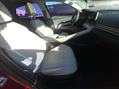 Used 2022 Hyundai Elantra Limited w/ Cargo Package image 28