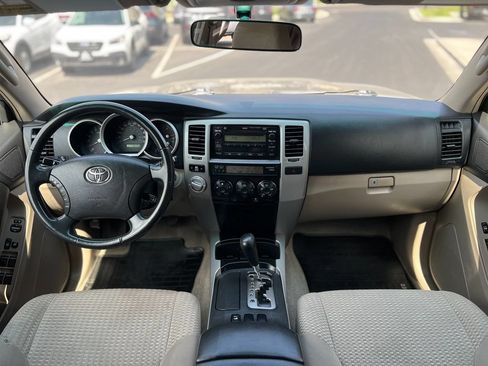 Used 2006 Toyota 4Runner SR5 AWD/4WD image 16