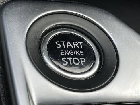 Used 2022 Nissan Sentra SR w/ SR Premium Package FWD image 22