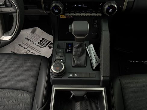 New 2026 Toyota Tacoma Limited AWD/4WD image 18