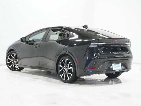 Used 2023 Toyota Prius Prime Premium image 5