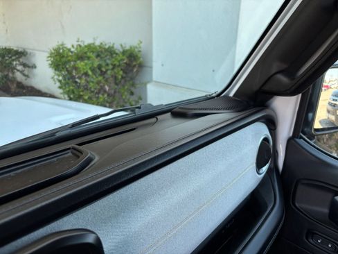 Used 2025 Jeep Wrangler Unlimited Sahara AWD/4WD image 34