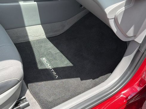 Certified 2025 Hyundai Elantra Sport FWD image 35