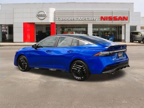 New 2026 Nissan Sentra SR w/ Floor Mat Package FWD image 5