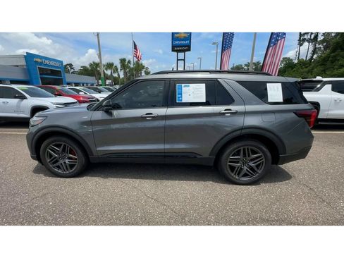Used 2026 Ford Explorer ST-Line w/ ST-Line Street Pack RWD image 5