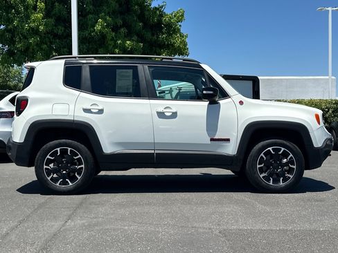Certified 2023 Jeep Renegade Trailhawk AWD/4WD image 3