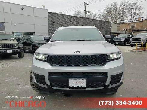 Certified 2025 Jeep Grand Cherokee L Altitude image 12