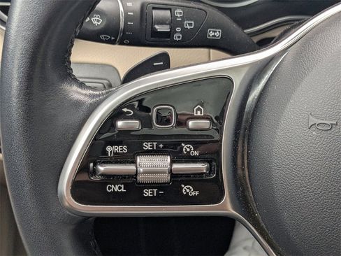 Used 2022 Mercedes-Benz GLC 300 image 36