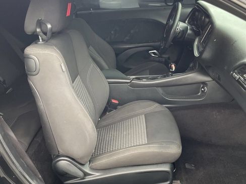 Used 2018 Dodge Challenger R/T w/ Performance Handling Group RWD image 16