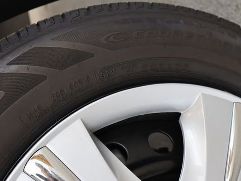 Used 2020 Toyota Corolla SE FWD image 48
