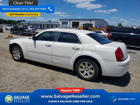 Used 2006 Chrysler 300 Touring w/ Comfort/Convenience Group RWD image 3