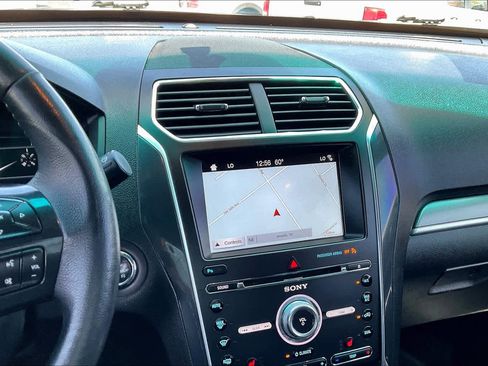 Used 2017 Ford Explorer Sport image 6