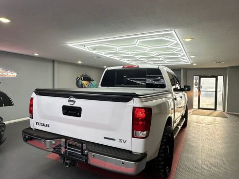Used 2013 Nissan Titan SV w/ SV Value Truck Pkg RWD image 6