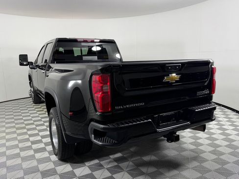 Used 2022 Chevrolet Silverado 3500 High Country AWD/4WD image 7