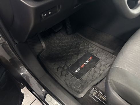 Used 2024 Toyota RAV4 XLE AWD/4WD image 15